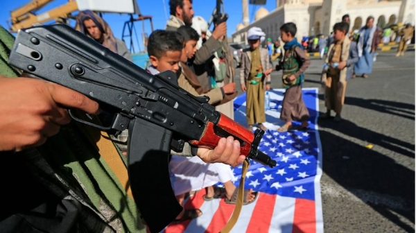 مؤسسة أبحاث أمريكية: هزيمة الحوثيين ضرورة أمنية دولية وليس ترفًا