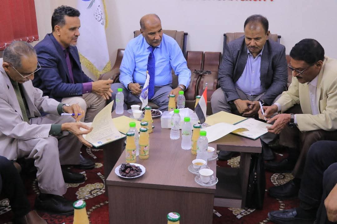 السلطة المحلية وجامعة سيئون توقعان اتفاقية لإنشاء مركز امتحاني للتعليم عن بُعد بمديرية تريم
