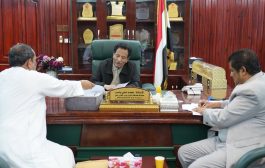 محافظ المهرة يوجه بدعم معامل ورش المعاهد المهنية بالطاقة الشمسية