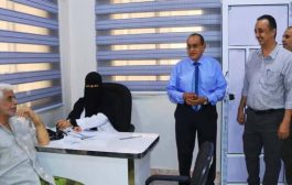 مدير عام مكتب الصحة بعدن يدشن المخيم الطبي المجاني لأمراض الضغط والسكري 