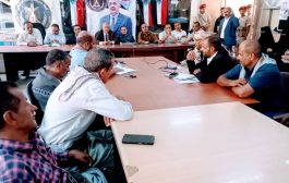 فريق التوجيه والرقابة الرئاسي يعقد لقاءً مشتركاً بالهيئة التنفيذية والسلطة المحلية في مديرية ردفان الحبيلين