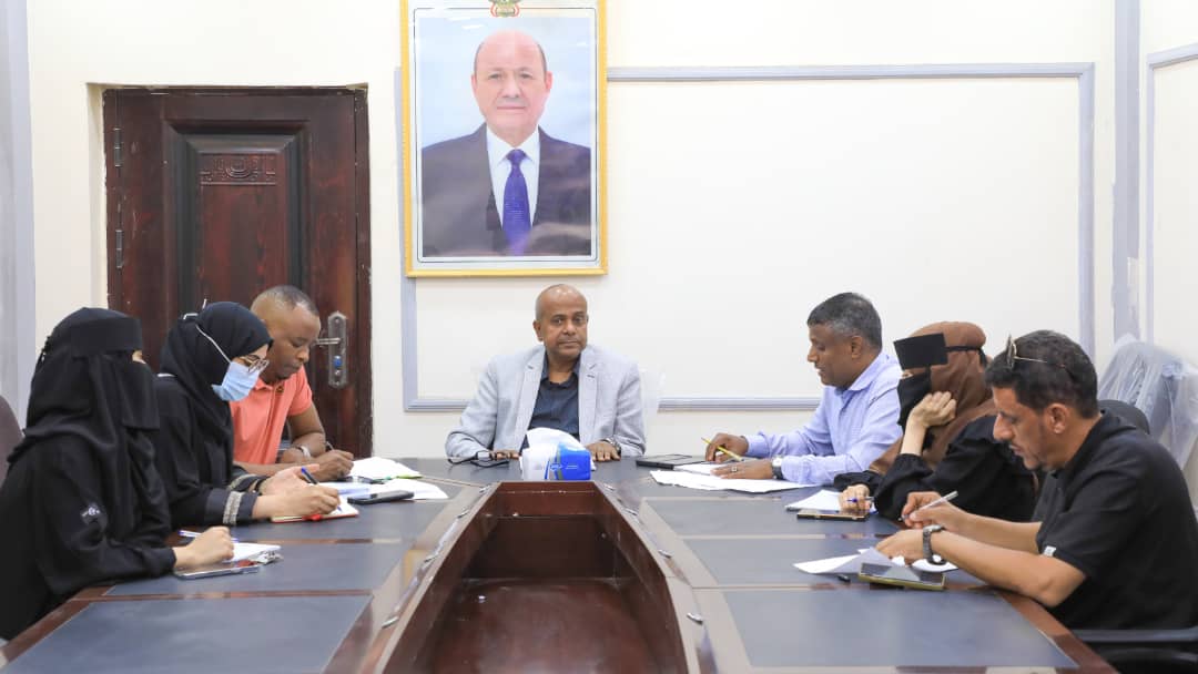 الشباب والرياضة والصليب الأحمر يناقشان إقامة بطولة 