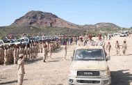 وزير الدفاع يطلع على الجاهزية القتالية لمحور ابين العملياتي