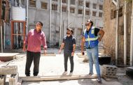 مدير صيرة يتفقد أعمال ترميم خلفيات المنازل الاثرية بحي الميدان