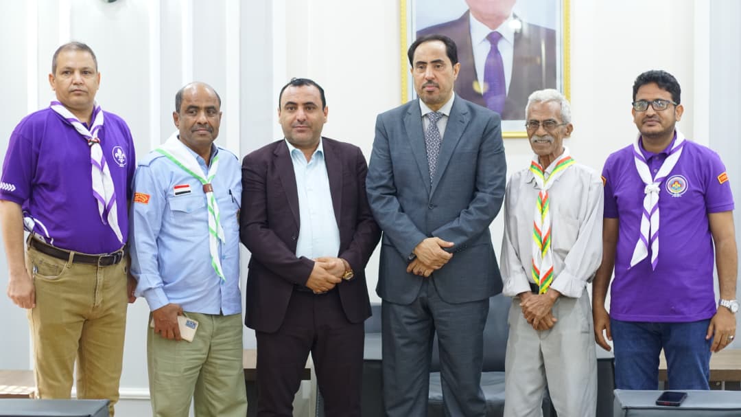 وزير الشباب والرياضة.. يستقبل رئيس لجنة الرواد في الكشافة اليمنية أحمد الجفري