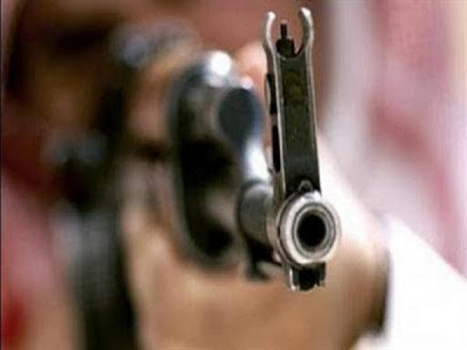 مسلح يقتل زوجتي شقيقيه في لحج