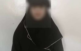 أمن عدن يلقي القبض على امرأة متهمة بسرقة مجوهرات الطالبات بالمدارس الأهلية