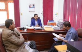 المحافظ بن الوزير يستعرض مع إدارة جمعية رعاية المعاقين التصاميم والدراسات الفنية لمبنى الجمعية