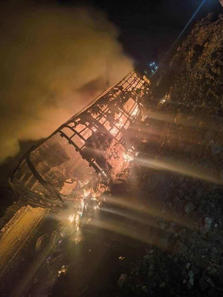 حادث مروع في طريق أبين وسقوط عدد كبير من الضحايا