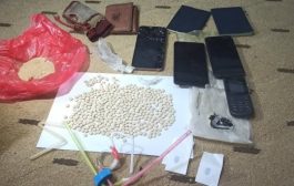 دارة مكافحة المخدرات بالمهرة تضبط مروج مواد مخدرة