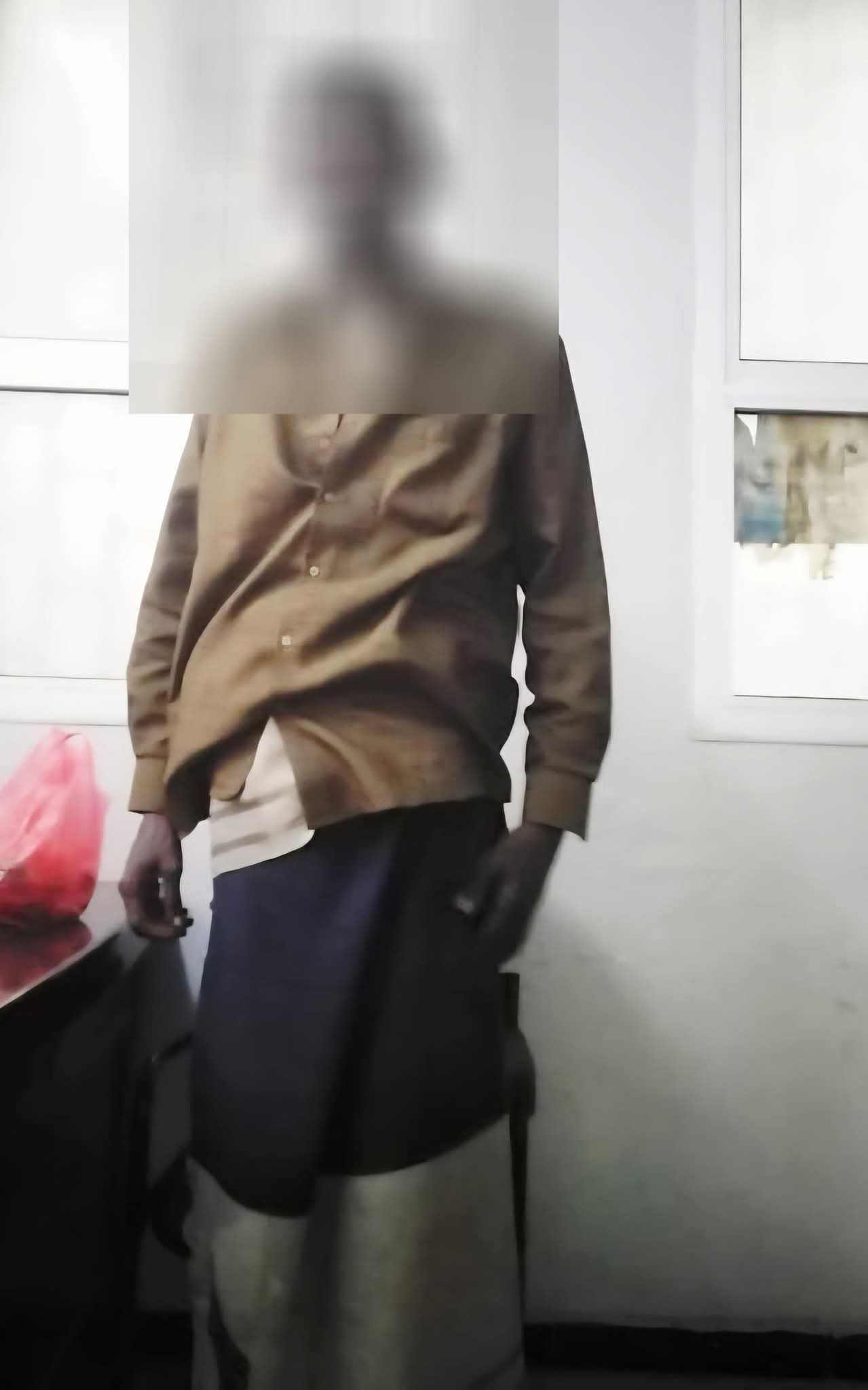 شرطة التواهي تلقي القبض على متهم بتخريب شبكة الصرف الصحي