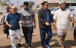 مدير عام المنصورة يدشن العمل في مشروع إنشاء دوار بئر فضل