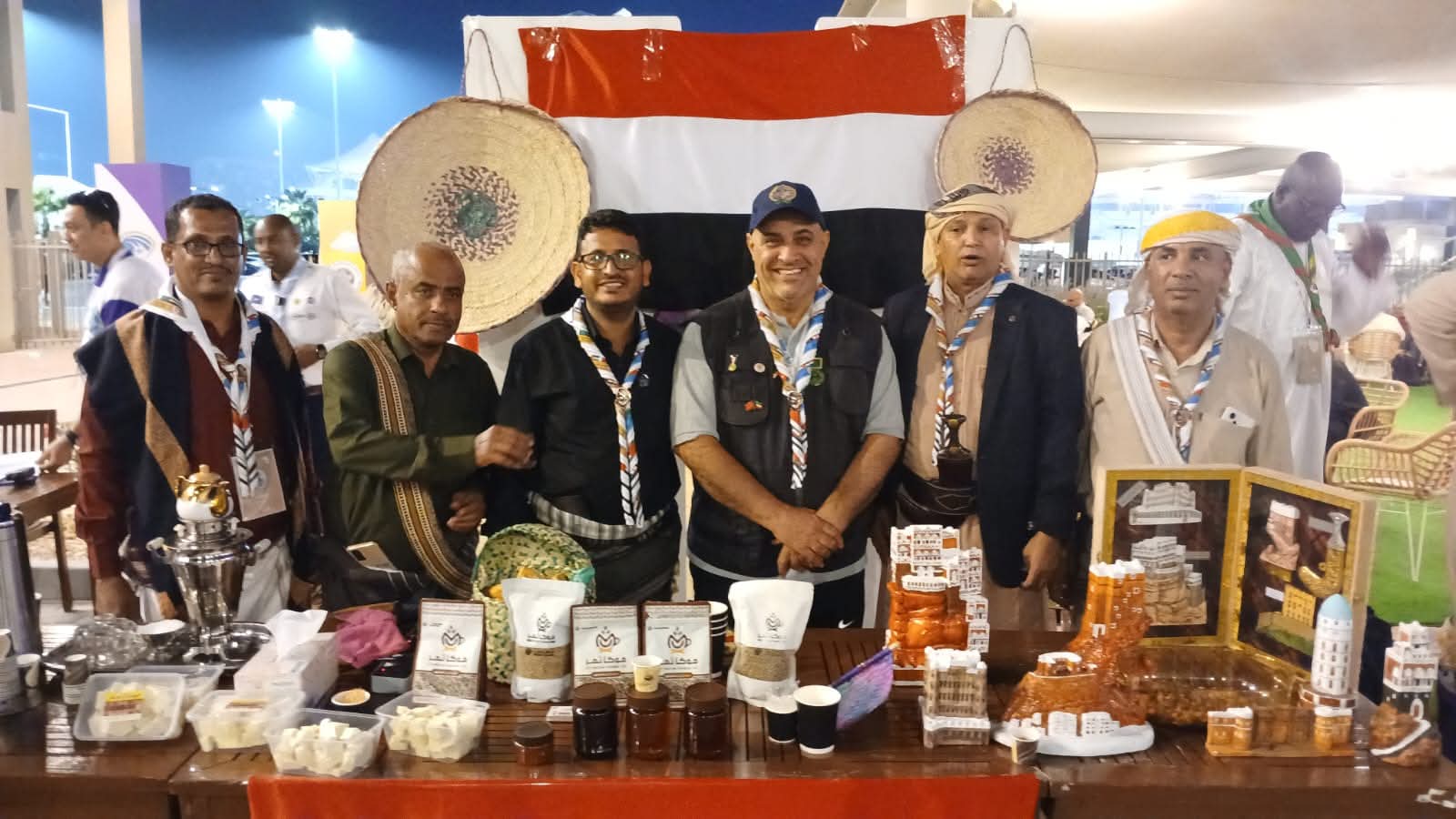 الوفد اليمني يجذب الأنظار بعرض تراثي وثقافي في اليوم العربي بأبوظبي