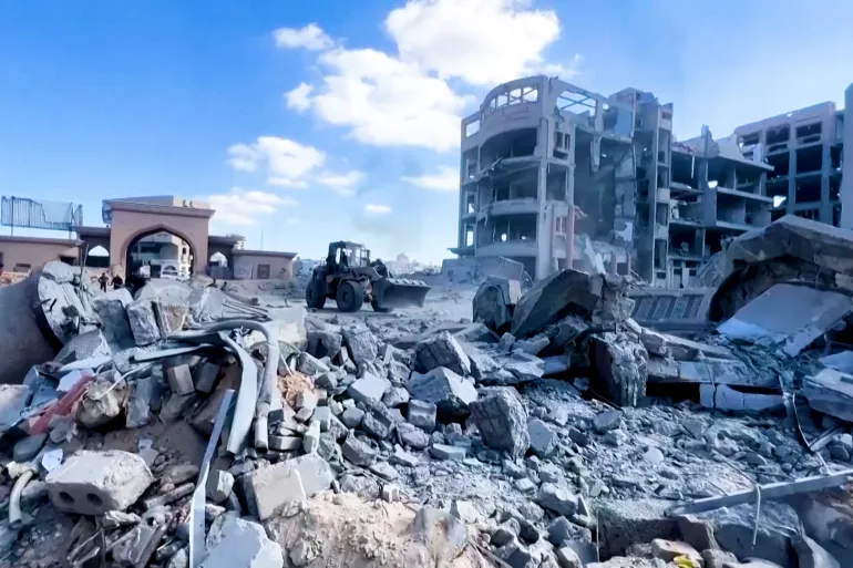 كاتب غزي: خرجنا من الحرب لكن الحرب لم تخرج منا