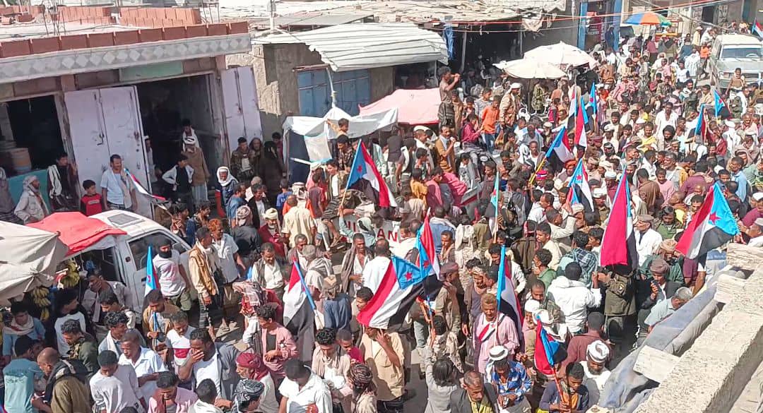 لحج.. المسيمير الحواشب تشهد مسيرة جماهيرية تأييدا للإعلان السياسي والدستوري