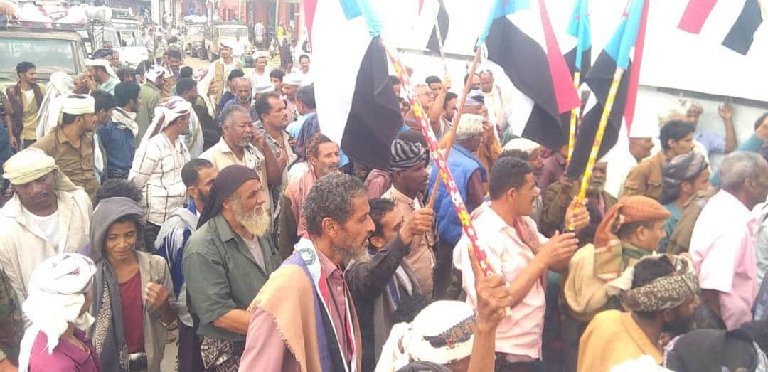 إحتشادا جماهيريا ومسيرة شعبية في طور الباحة تاييداً للبيان السياسي والإعلان الدستوري